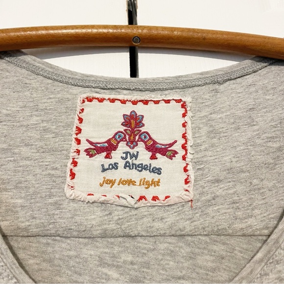 Johnny Was Embroidered Short Sleeve T-Shirt Size XS Gray Scoop Neck Floral Tee - Picture 2 of 11